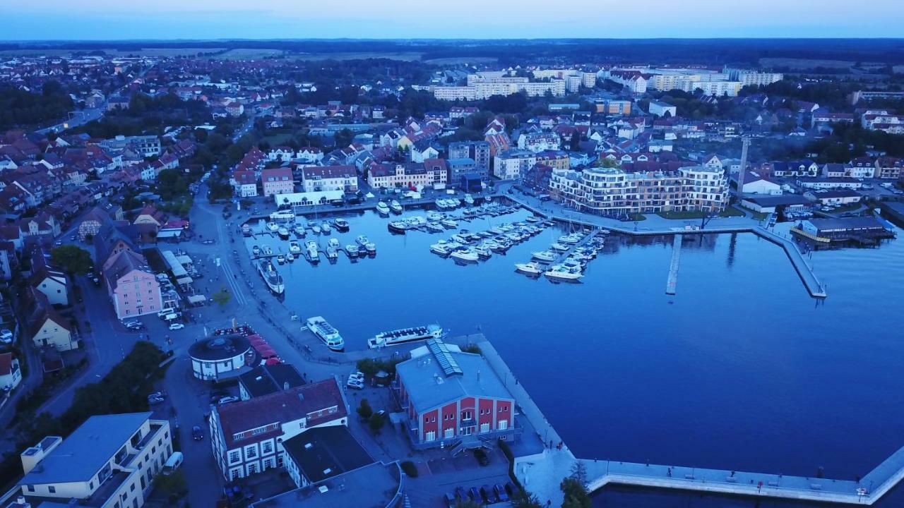 Ferienwohnung Müritz-Brise Waren  Exterior foto
